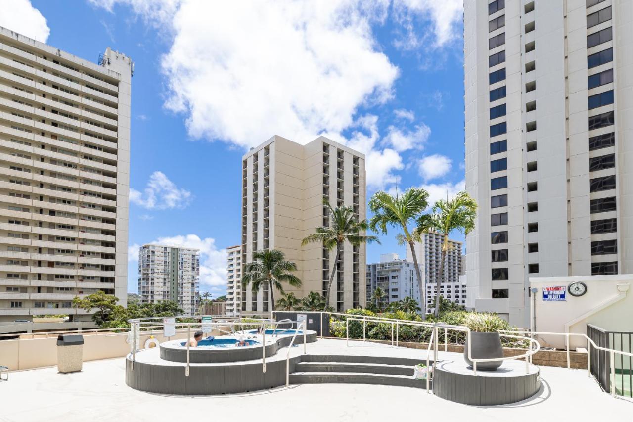 Cozy Waikiki Getaway, Stroll To Beach With Free Parking Honolulu Buitenkant foto