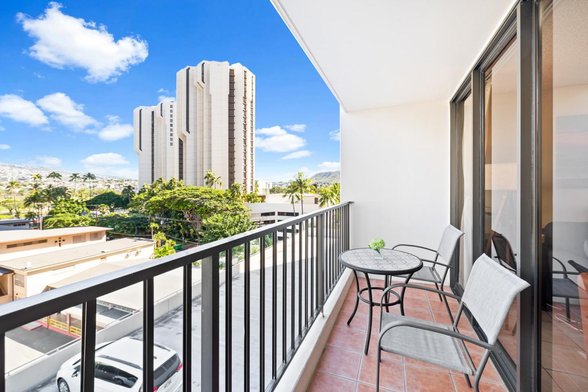 Cozy Waikiki Getaway, Stroll To Beach With Free Parking Honolulu Buitenkant foto