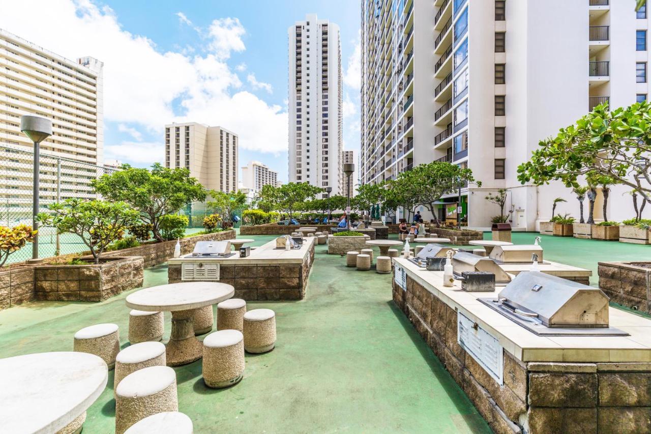 Cozy Waikiki Getaway, Stroll To Beach With Free Parking Honolulu Buitenkant foto